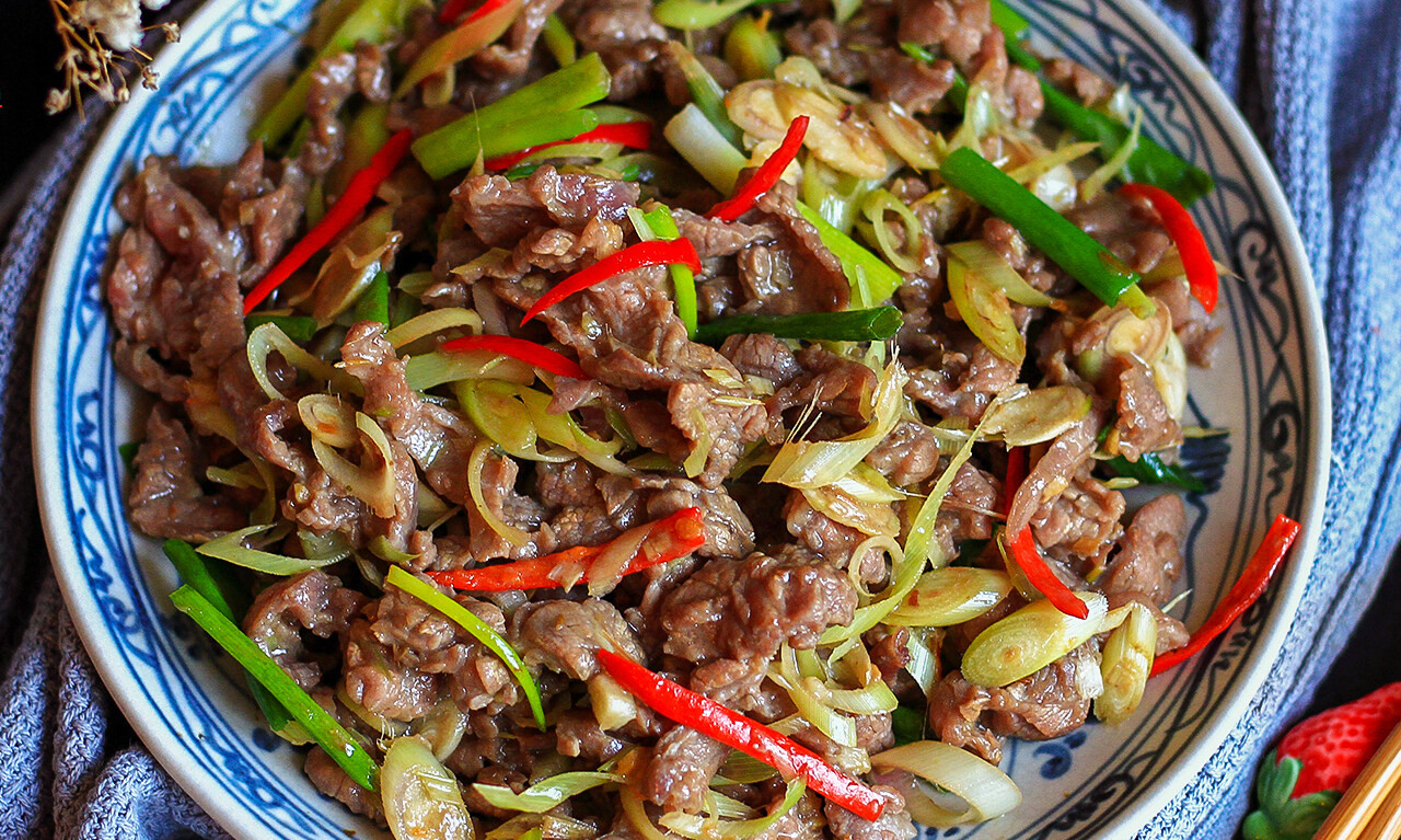 VIETNAMESE LEMONGRASS BEEF STIR-FRY (THIT BO XAO SA OT)